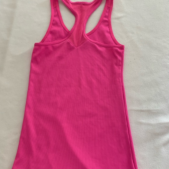 - Under Armour running tank top - Picture 2 of 5